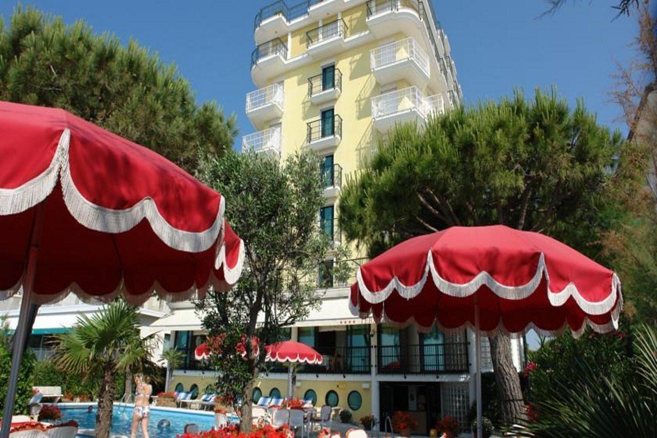 Termini Beach Hotel & Suites Лидо-ди-Езоло Экстерьер фото